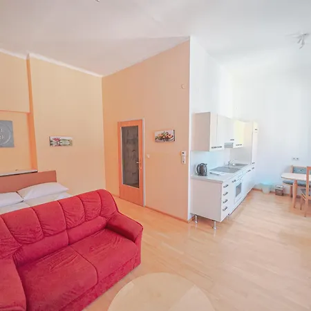 Contactless Self-check-in - Hrsch Apartment *