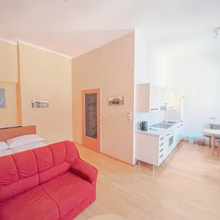 Contactless Self-check-in - Hrsch Apartment