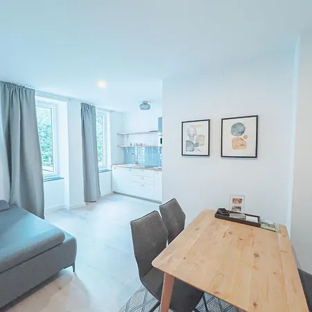Contactless Self-check-in - Hrsch Apartment