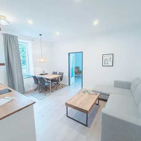 Contactless Self-check-in - Hrsch Apartment